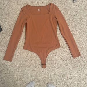 Nude/orange bodysuit